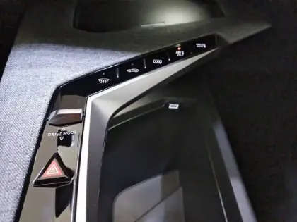 Photo 88 Peugeot 3008  Hybrid 145 e-DCS6