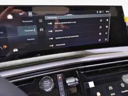 Photo 85 Peugeot 3008  Hybrid 145 e-DCS6