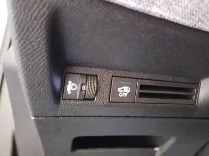 Photo 61 Peugeot 3008  Hybrid 145 e-DCS6