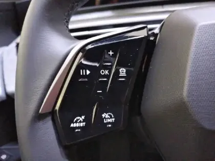 Photo 27 Peugeot 3008  Hybrid 145 e-DCS6