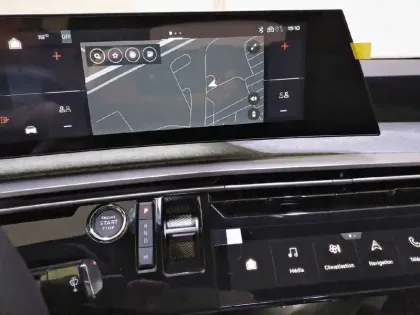 Photo 50 Peugeot 3008  Hybrid 145 e-DCS6