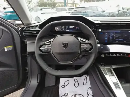 Photo 8 Peugeot 308  Hybrid 145 e-DCS6