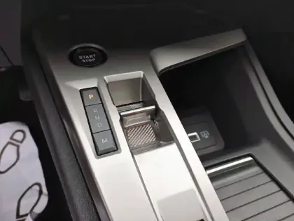 Photo 13 Peugeot 308  Hybrid 145 e-DCS6