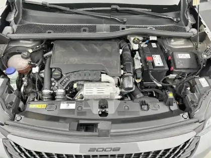 Photo 23 Peugeot 2008  PureTech 130 S&S EAT8