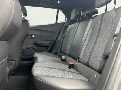 Photo 11 Peugeot 2008  PureTech 130 S&S EAT8