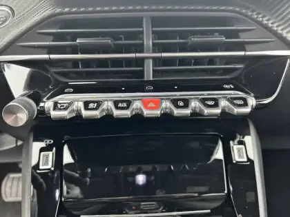 Photo 20 Peugeot 2008  PureTech 130 S&S EAT8