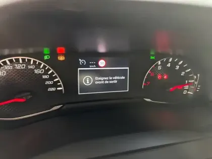 Photo 9 Peugeot 2008  100 S&S BVM6