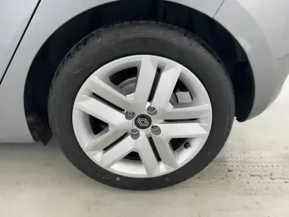 Photo 29 Renault Clio Gén. V (BJA) Ph2 Evolution 5