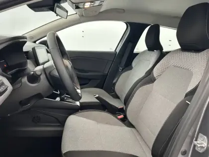 Photo 46 Renault Clio  E-Tech full hybrid 145 ch GSR2