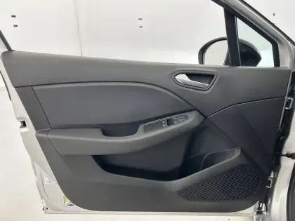 Photo 38 Renault Clio Gén. V (BJA) Ph1 NG Equilibre 5