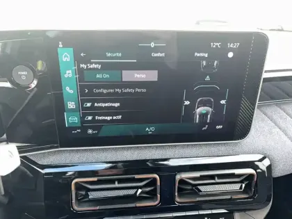 Photo 17 Renault 4 Renault  E-Tech Electrique 150 ch autonomie confort