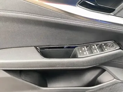 Photo 10 Renault Austral  E-Tech hybrid 200