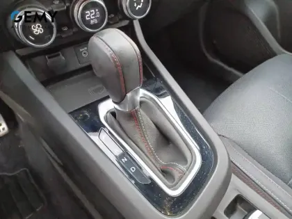 Photo 16 Renault Arkana  TCe 140 EDC FAP - 21B