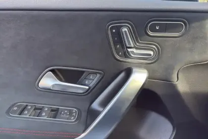 Photo 21 Mercedes Classe A  200 d 8G-DCT