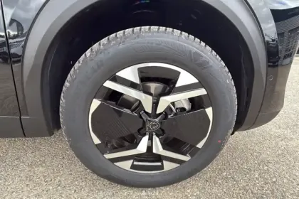 Photo 82 Peugeot 2008  Hybrid 145 e-DCS6