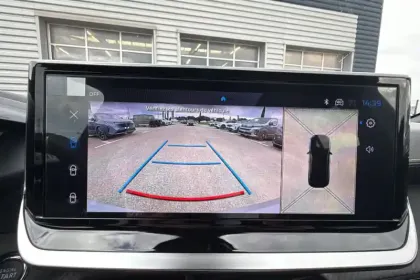 Photo 76 Peugeot 2008  Hybrid 145 e-DCS6