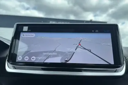 Photo 70 Peugeot 2008  Hybrid 145 e-DCS6