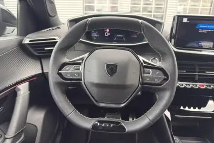 Photo 39 Peugeot 2008  Hybrid 145 e-DCS6