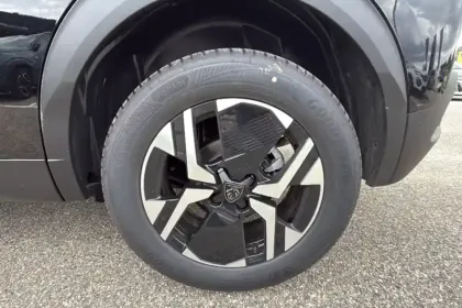 Photo 52 Peugeot 2008  Hybrid 145 e-DCS6