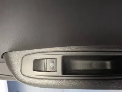 Photo 25 Renault Clio  Blue dCi 100 ch GSR2