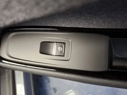 Photo 123 Renault Austral  E-Tech full hybrid 200 GSR2