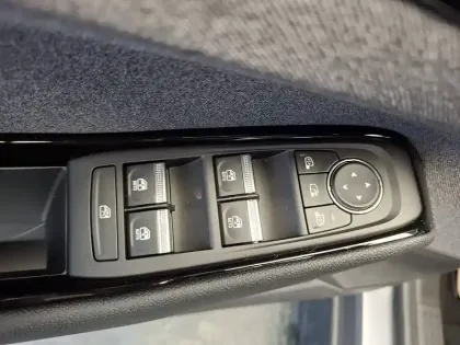 Photo 63 Renault Austral  E-Tech full hybrid 200 GSR2