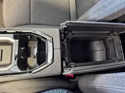 Photo 92 Renault Austral  E-Tech full hybrid 200 GSR2