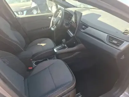 Photo 8 Renault Captur  E-Tech full hybrid 145 ch