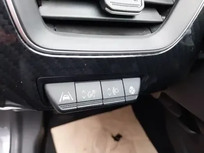 Photo 20 Renault Arkana  mild hybrid 140 EDC FAP - 22