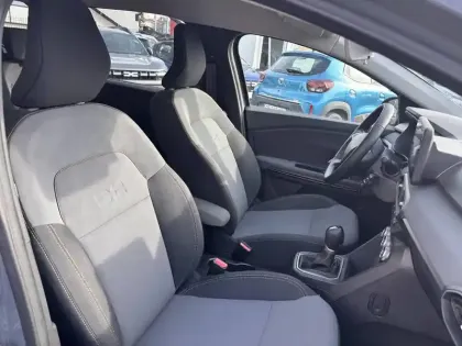 Photo 17 Dacia Jogger  Hybrid 140 7 places GSR2