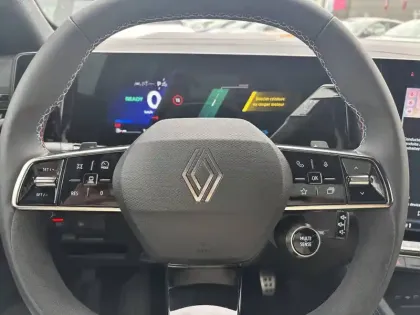 Photo 121 Renault Espace  E-Tech full hybrid 200 GSR2