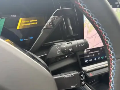 Photo 118 Renault Espace  E-Tech full hybrid 200 GSR2