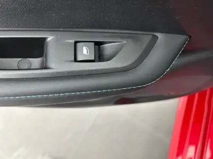 Photo 14 Peugeot 208  PureTech 100 S&S BVM6