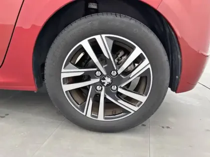 Photo 12 Peugeot 208  PureTech 100 S&S BVM6