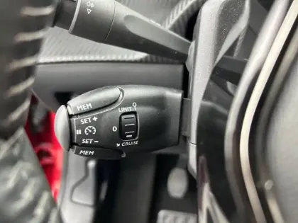 Photo 21 Peugeot 208  PureTech 100 S&S BVM6