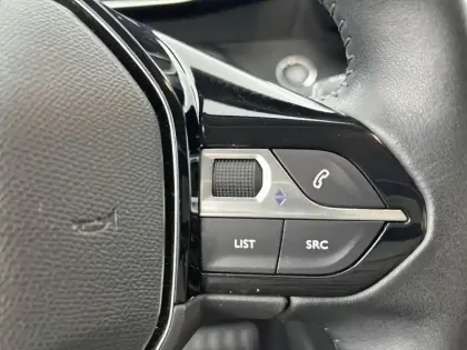 Photo 20 Peugeot 208  PureTech 100 S&S BVM6