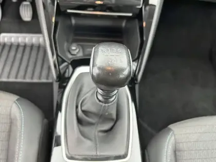 Photo 13 Peugeot 208  PureTech 100 S&S BVM6