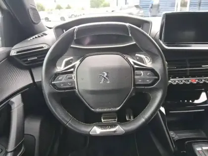 Photo 8 Peugeot 2008  PureTech 130 S&S EAT8