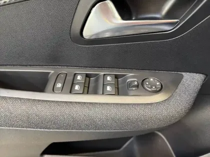 Photo 17 Peugeot 208  100 S&S BVM6