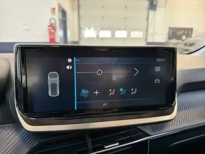 Photo 18 Peugeot 208  100 S&S BVM6