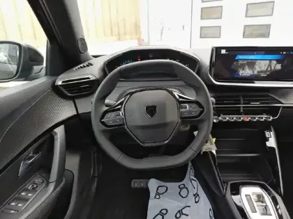 Photo 8 Peugeot 2008  Hybrid 110 e-DCS6