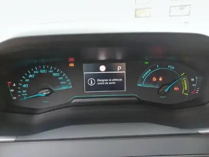 Photo 9 Peugeot 2008  Hybrid 110 e-DCS6
