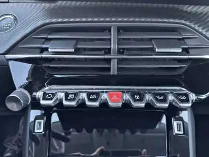 Photo 17 Peugeot 208  Electrique 50 kWh 136ch