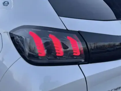 Photo 13 Peugeot 208  Electrique 50 kWh 136ch