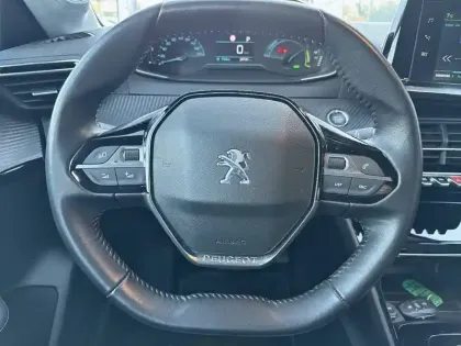 Photo 19 Peugeot 208  Electrique 50 kWh 136ch