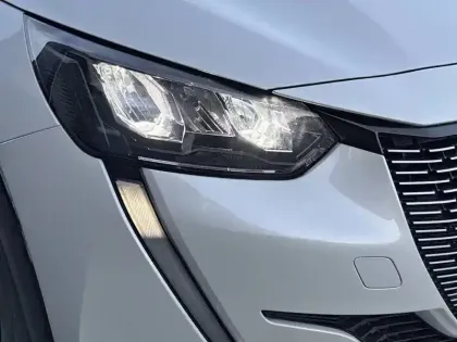 Photo 12 Peugeot 208  Electrique 50 kWh 136ch