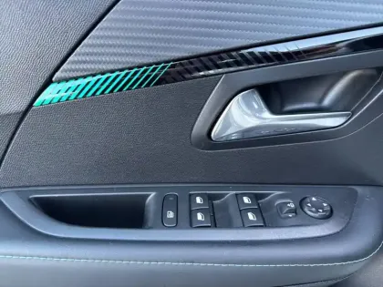 Photo 11 Peugeot 208  Electrique 50 kWh 136ch