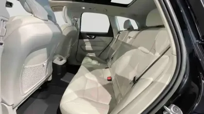 Photo 20 Volvo Xc60 Gén. II Ph2 NG Plus Style Dark 5