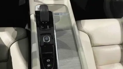 Photo 19 Volvo Xc60 Gén. II Ph2 NG Plus Style Dark 5