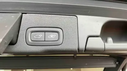 Photo 9 Volvo Xc60 Gén. II Ph2 NG Plus Style Dark 5